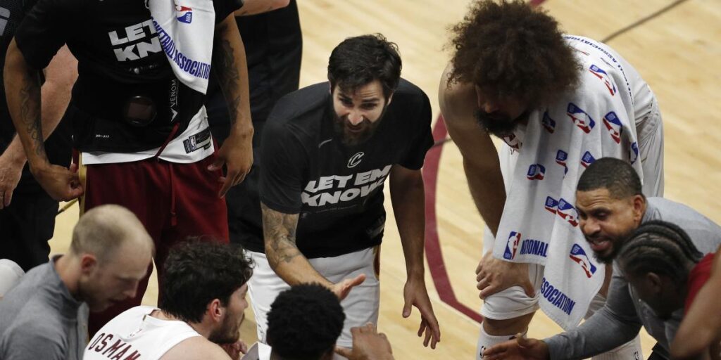 Los Cavaliers deleitan sin Ricky Rubio para empatar la serie ante los Knicks