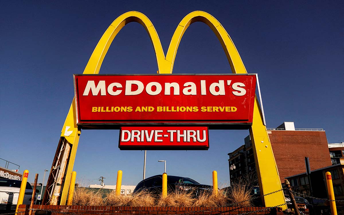 McDonald's prepara despidos y cierra temporalmente sus oficinas en EU
