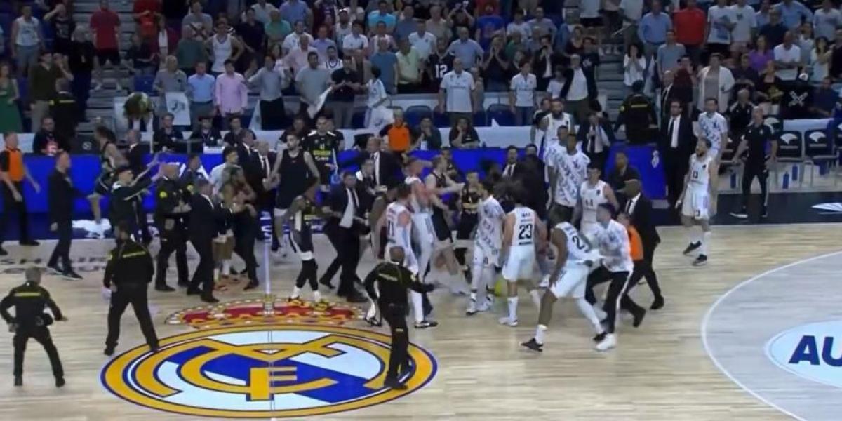 Monumental pelea entre los jugadores del Real Madrid y del Partizan
