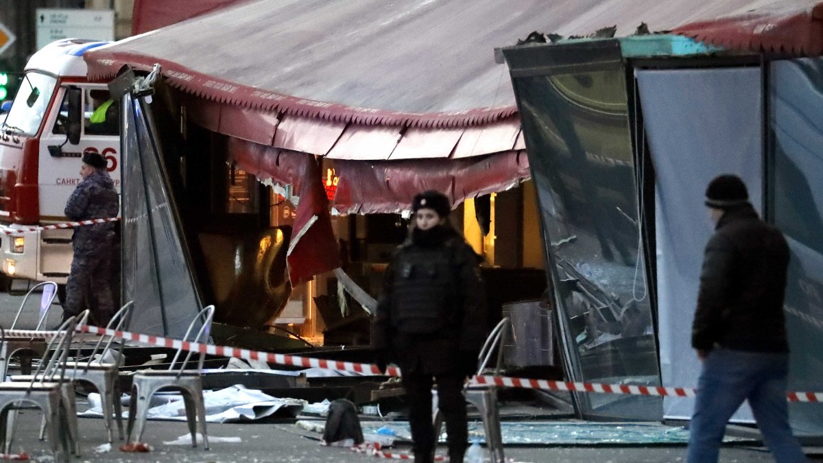 Muere prominente bloguero militar en explosión de un café en Rusia