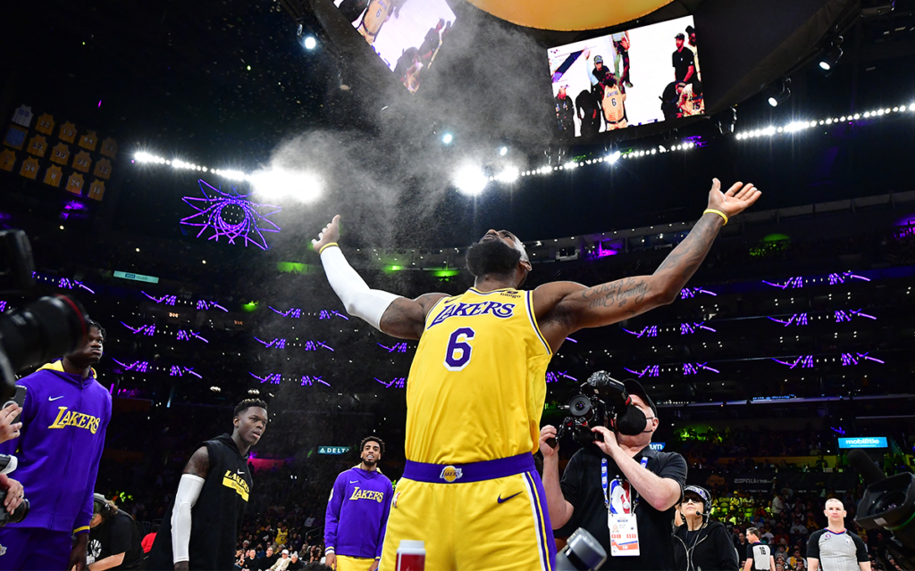 NBA: LeBron frustra a los Wolves y regresa a los Lakers a 'Playoffs'