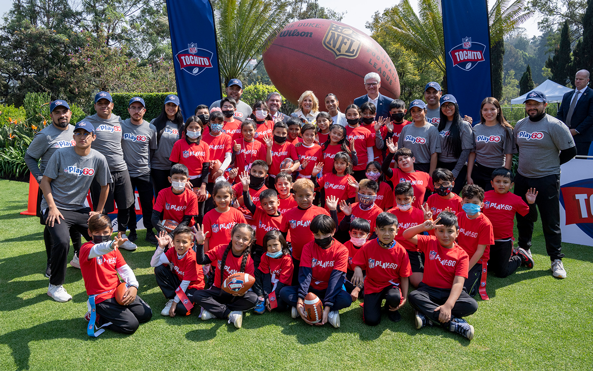 NFL: Los Broncos donan más de 100 mil dólares al 'Tochito' infantil mexicano