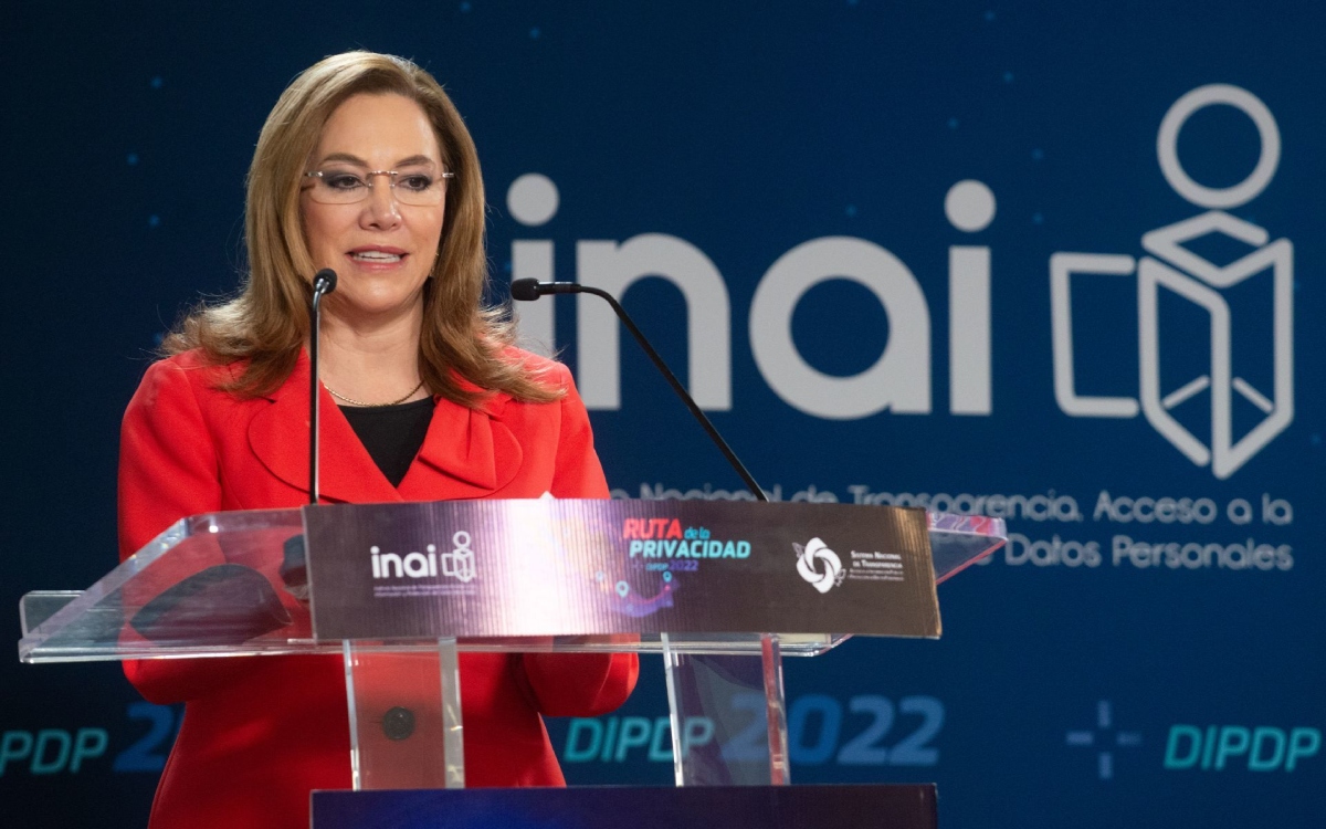 "No hay democracia sin transparencia": presidenta del INAI