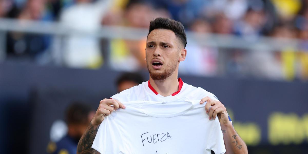 Ocampos, novedad en la lista del Sevilla para viajar a Manchester