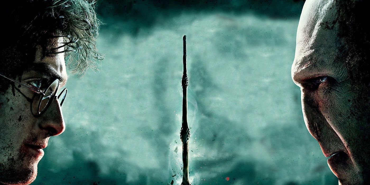 Por qué las películas de Harry Potter cambiaron la batalla final de Harry y Voldemort de los libros