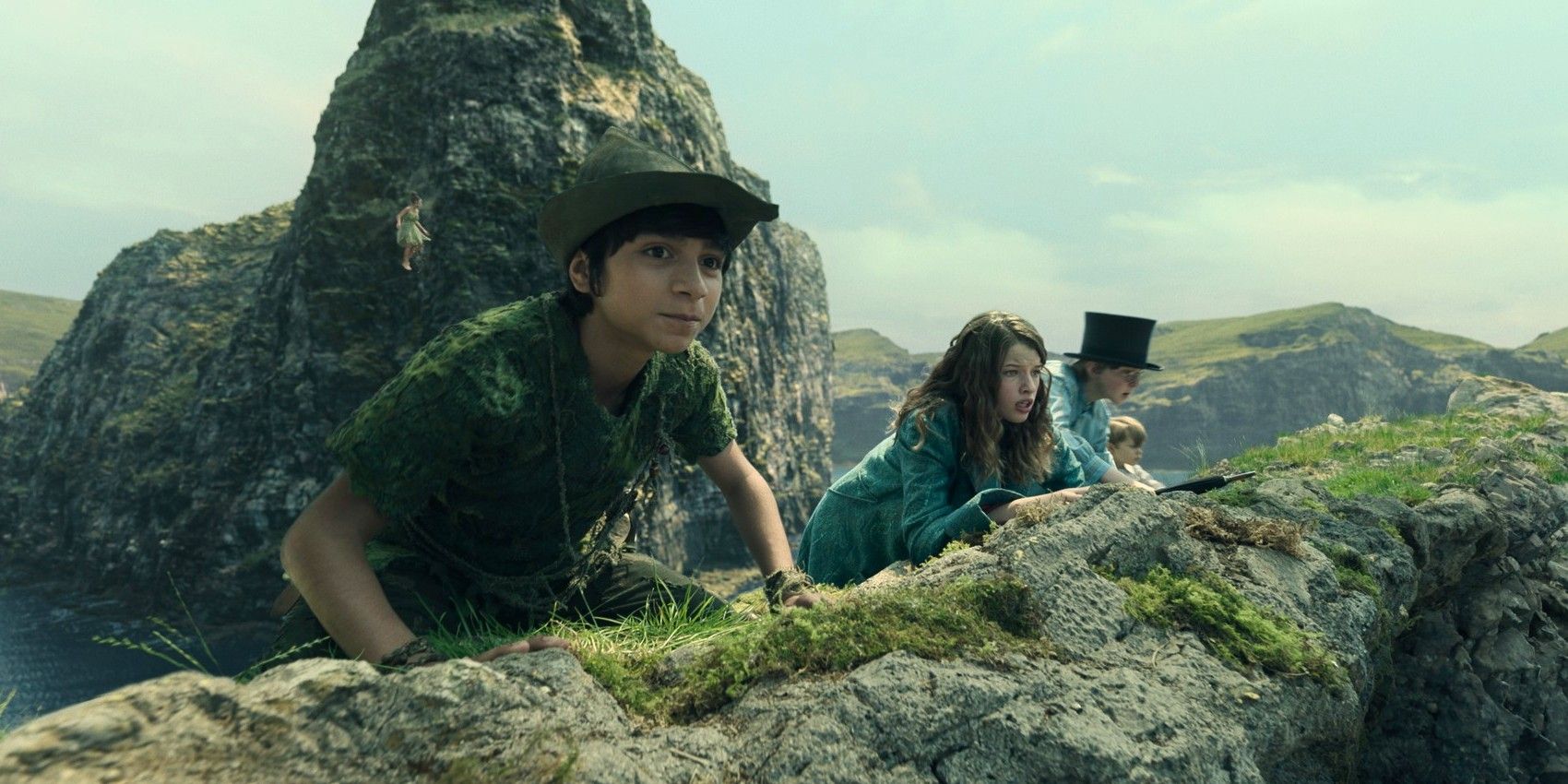 Alexander Molony, Ever Anderson, Joshua Pickering, and Jacobi Jupe in Peter Pan and Wendy
