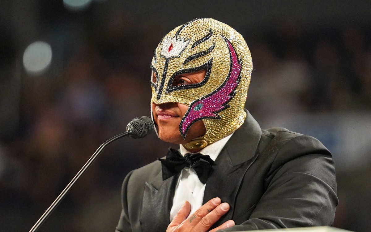 Rey Mysterio es inducido al Salón de la Fama de WWE | Video