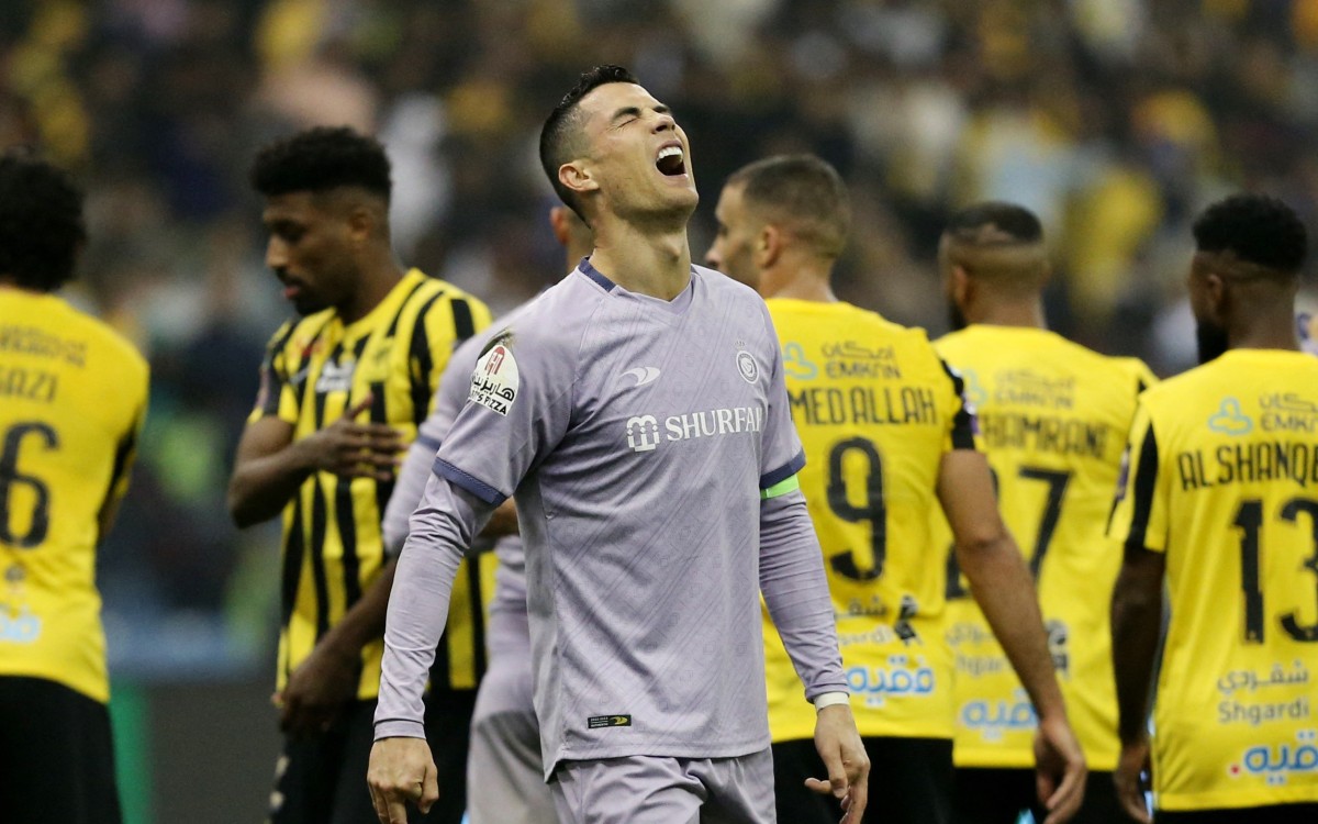 Sauditas piden deportación de Cristiano Ronaldo por agarrarse los genitales ante el público
