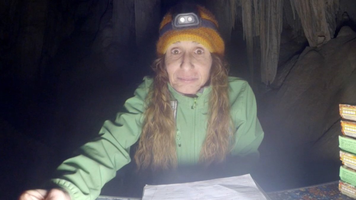Sola y en la oscuridad: alpinista pasa 16 meses dentro de una cueva