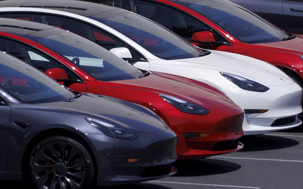 Tesla llama a revisión 422 vehículos en EU por una pieza de la suspensión