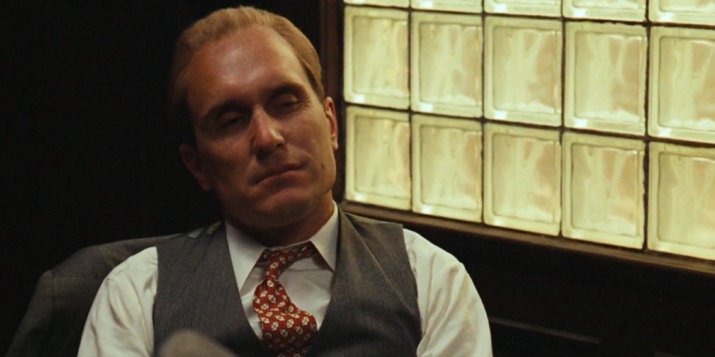 Tom Hagen debería haber sido el padrino, no Michael Corleone