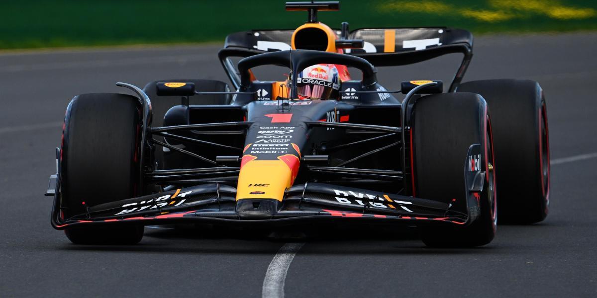 Verstappen hace la pole en Australia y los Mercedes sorprenden a Alonso