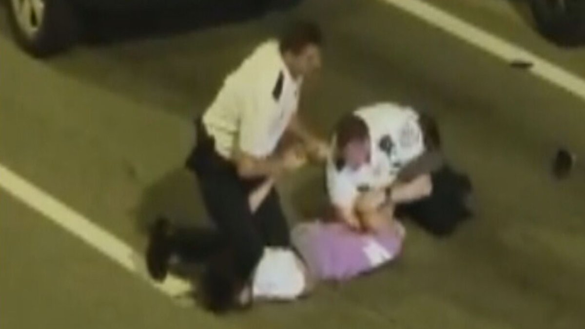 capitán de policía de Providence acusado de aplastar la cabeza de un hombre contra el suelo