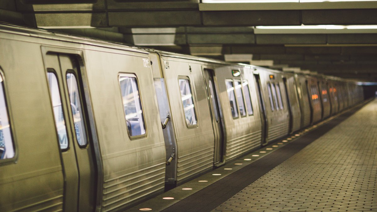 hombre recibe condena por violación en vagón de metro