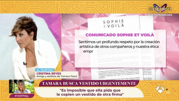 Sonsoles Ónega hablando telefónicamente con Cristina Reyes en 'Y ahora Sonsoles'. / Antena 3