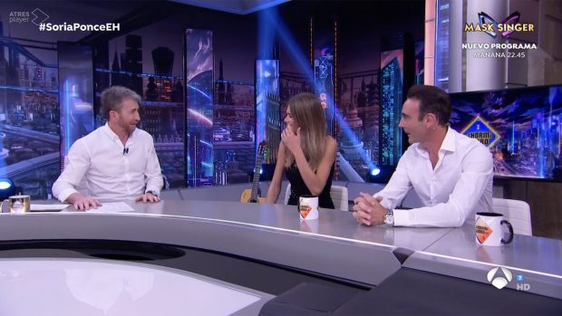 Pablo Motos, Ana Soria y Enrique Ponce en 'El Hormiguero'. / Antena 3