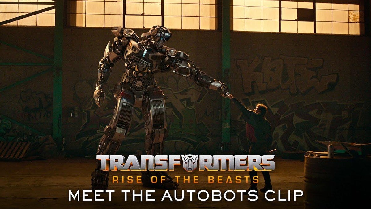 El clip de Transformers: Rise of the Beasts revela que Mirage de Pete Davidson intenta hacer un amigo
