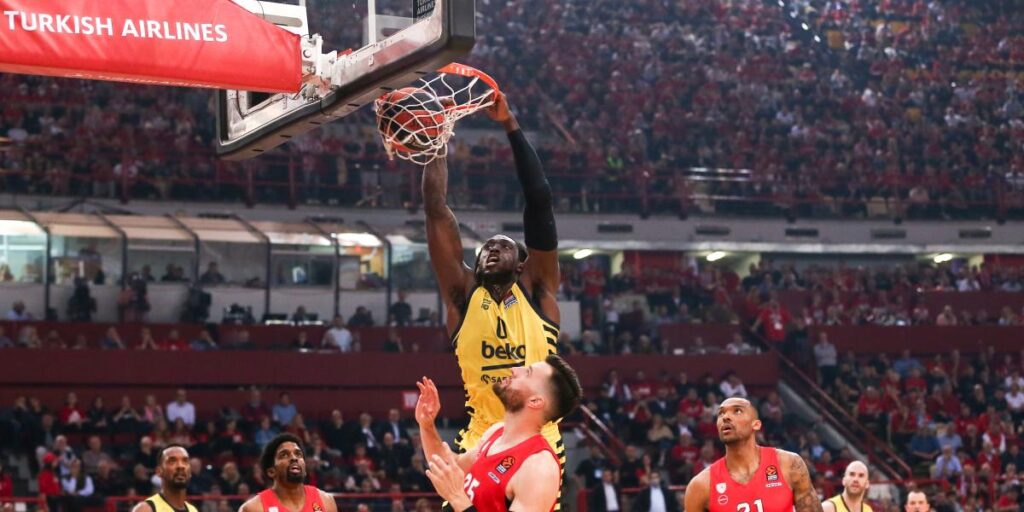 78-82: La insistencia del Fenerbahce desespera al Olympiacos