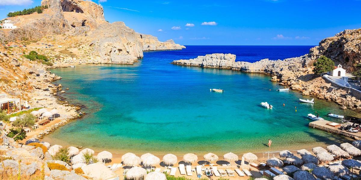 8 islas griegas de enseño para visitar este verano