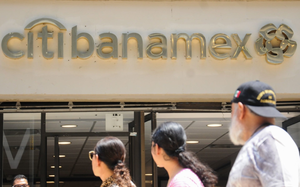 AMLO no descarta compra de Banamex: "Cumplimos todos los requisitos"
