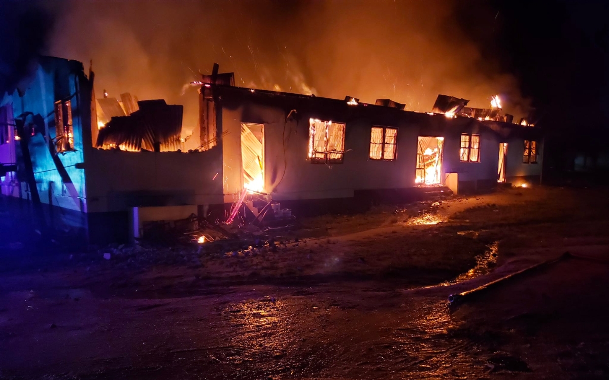 Al menos 20 niños muertos en un incendio escolar en Guyana