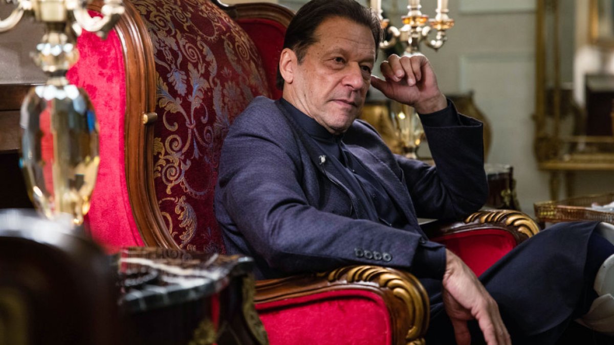 Arrestan a exprimer ministro de Pakistán por cargos de corrupción