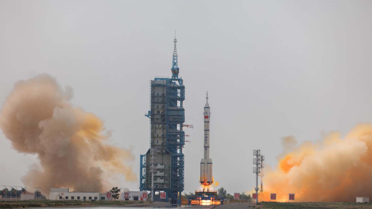 CNBC: China lanza misión tripulada a estación espacial y planea llegar a la Luna antes de 2030