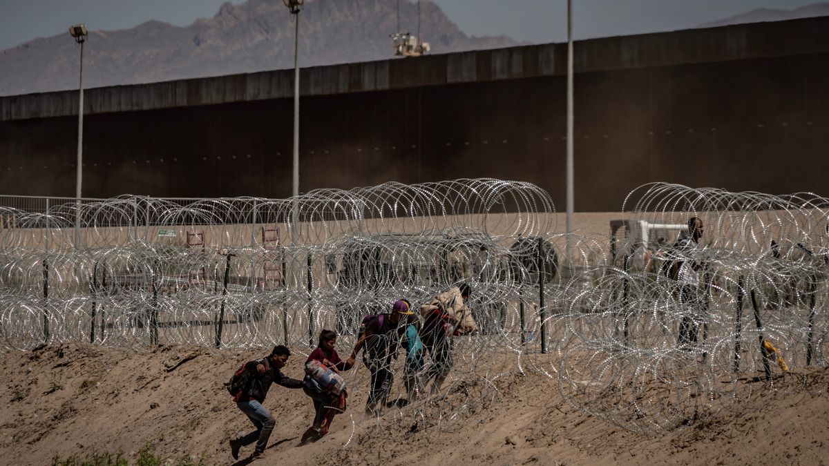El Título 42 ya es historia: miles de migrantes aguardan la nueva era en la frontera entre EE UU y México