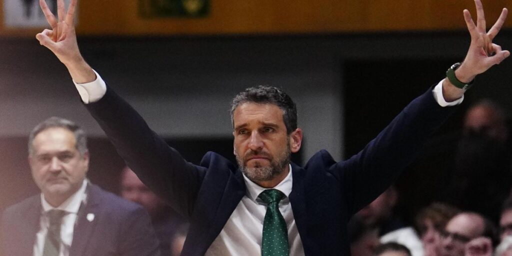 El técnico de Unicaja Ibon Navarro, mejor entrenador de abril