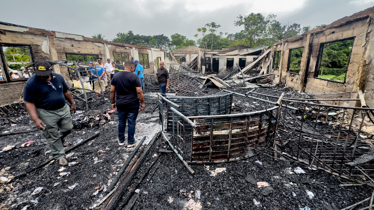 “Es un incidente horroroso y trágico”: al menos 19 niños mueren por incendio en escuela