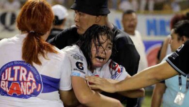 Estampida humana deja 9 muertos en partido de fútbol en El Salvador