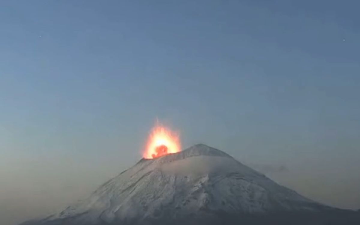 Explosión del Popocatépetl emite fuerte estruendo | Video