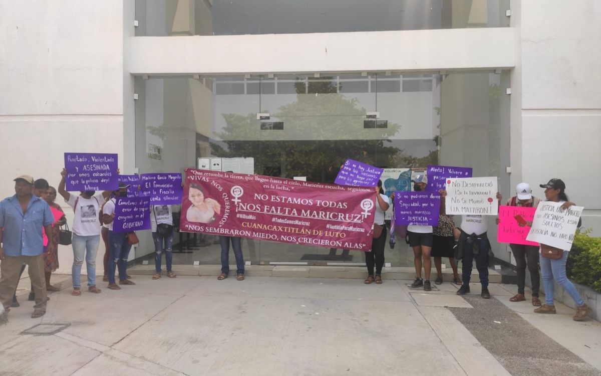Familiares de víctima de feminicidio toman juzgado en Guerrero para exigir justicia
