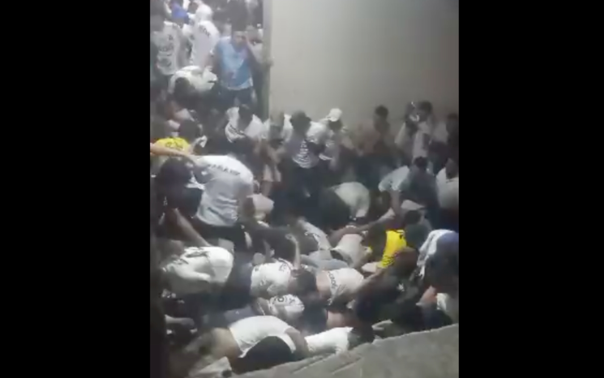 Fuertes imágenes | Estampida deja nueve muertos en Estadio Cuscatlán en El Salvador