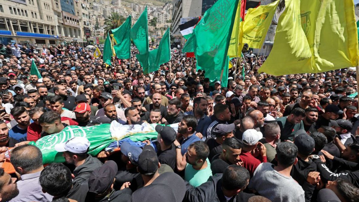 Fuerzas israelíes matan a tres palestinos que buscaban por un mortal tiroteo
