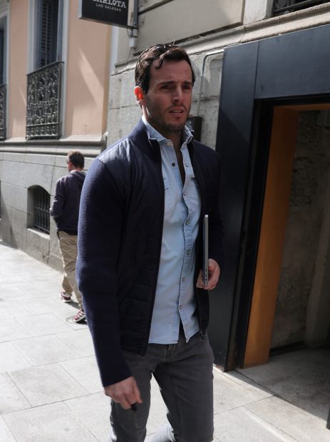 Íñigo Onieva paseando por Madrid frente a las cámaras de Gtres. / Gtres