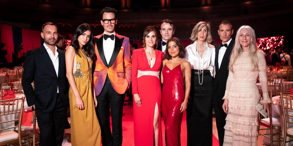 Juan Avellaneda, Lucía Rivera y Susi Rejano apoyan a mesoestetic en la gala 'People in Red'