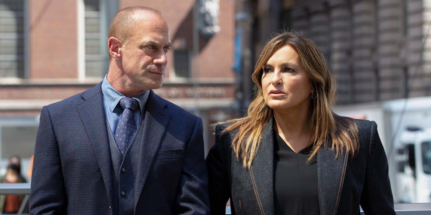 Stabler and Benson walking in Law and Order Organized Crime