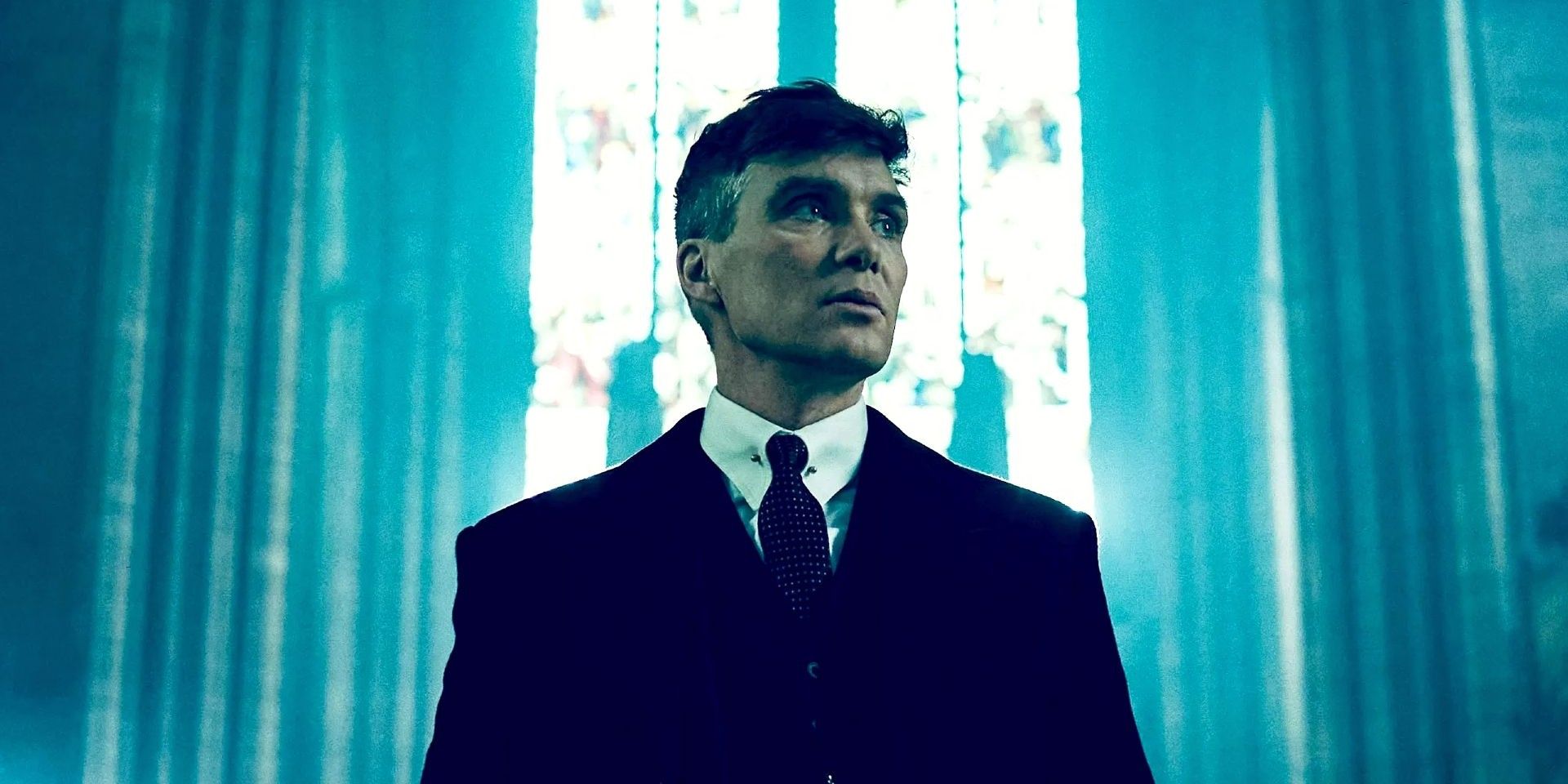 Tommy Shelby looking to the side in Peaky Blinders