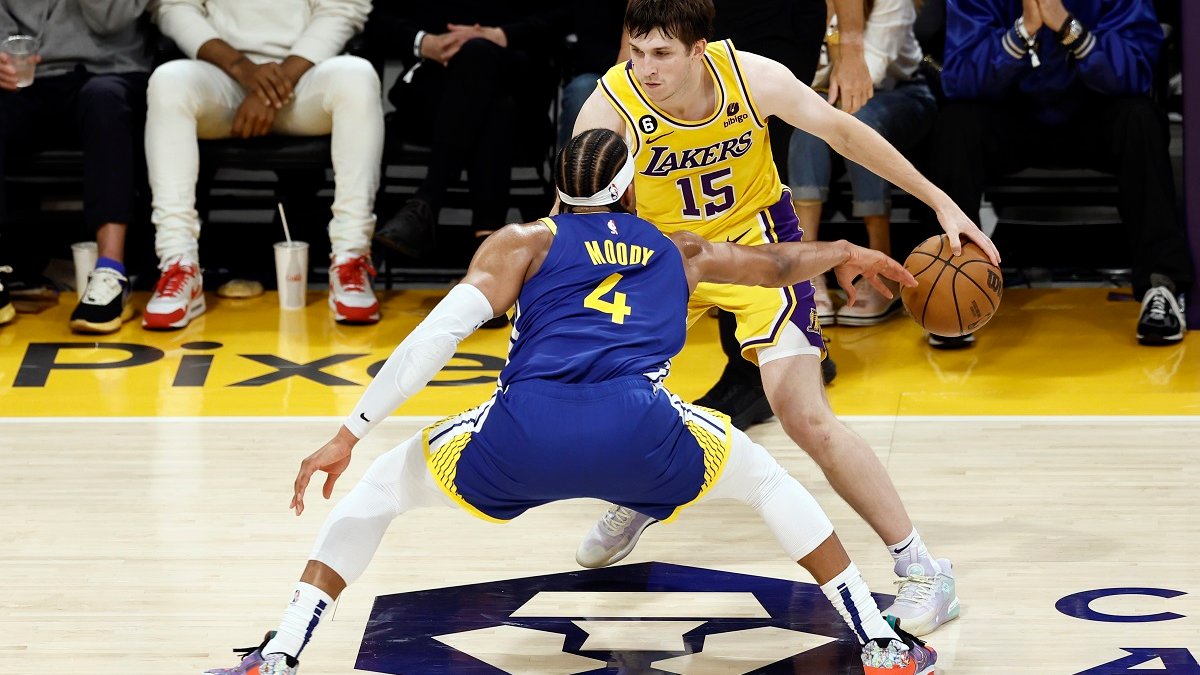 Lakers dejan a los Warriors al borde de la eliminación
