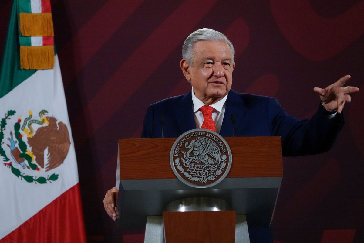 López Obrador arremete contra la Corte Suprema tras tumbar el ‘plan B’: “El Poder Judicial está podrido”