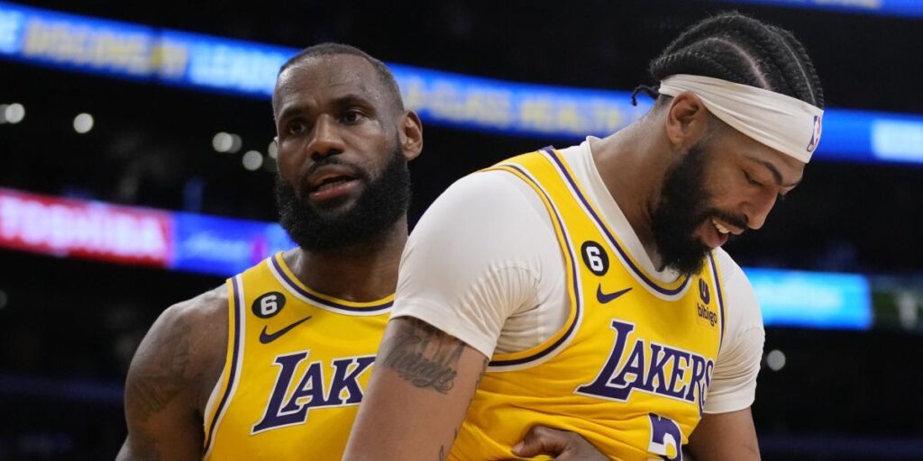Los Lakers de LeBron destronan a los Warriors y se citan con los Nuggets