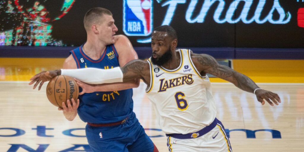 Los Nuggets sobreviven a las trampas de los Lakers para dejarles casi sentenciados