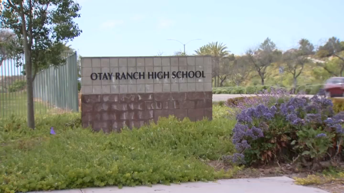 Maestro agrede a estudiante en preparatoria Otay Ranch High School