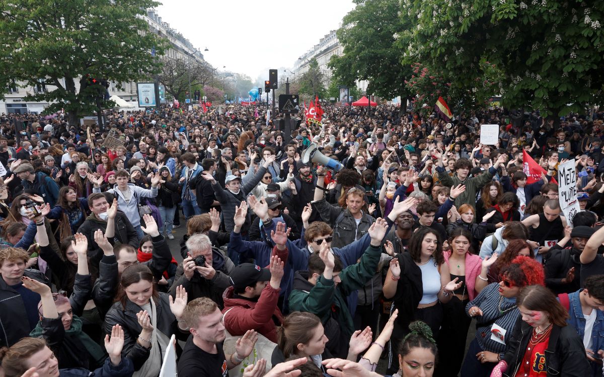 Millones de franceses protestan contra reforma a pensiones