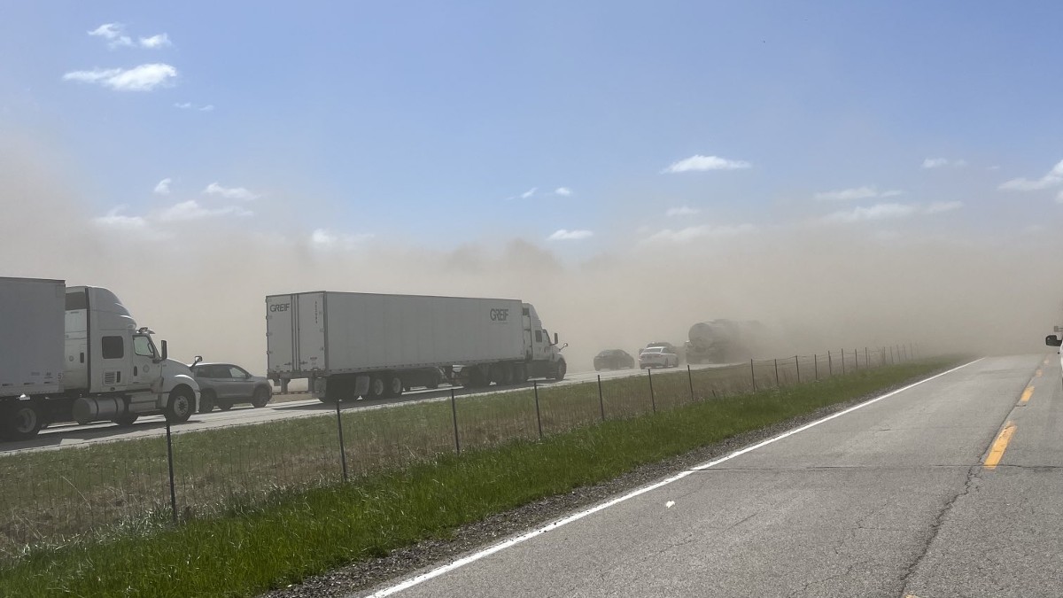 Mortal accidente provoca cierre de una porción de la autopista I-55 en el centro de Illinois