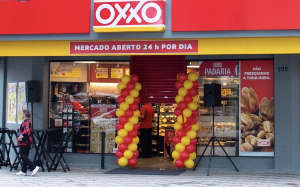 Oxxo abre una tienda por día en Brasil