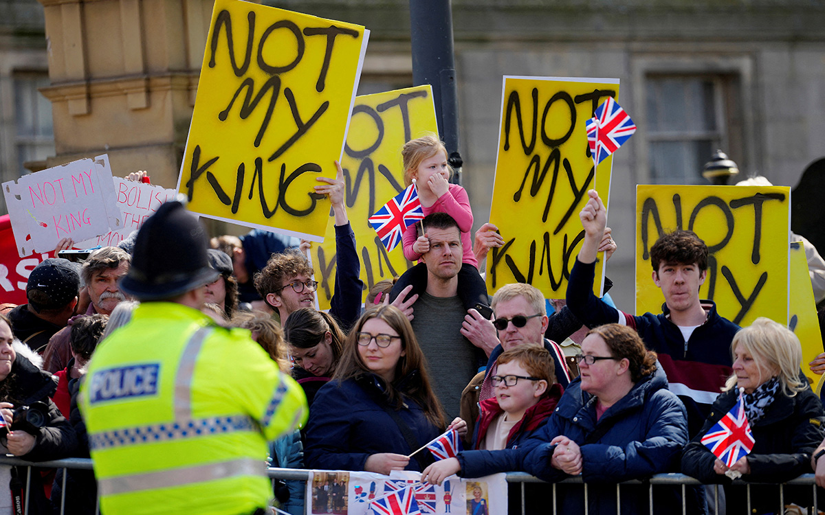 Permitirán protestas contra coronación de Carlos III