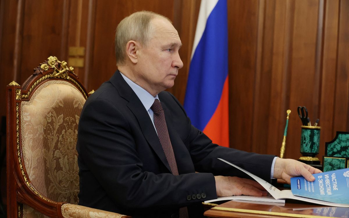 Putin vuelve a su despacho tras ataque con drones en Kremlin