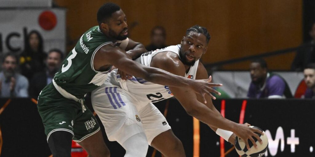 Real Madrid - Unicaja, en directo | ¡Victoria del Real Madrid 102 - 90 ante el conjunto andaluz!